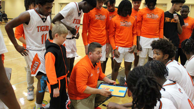 Belleville basketball Dec8 Antonio Cooper
